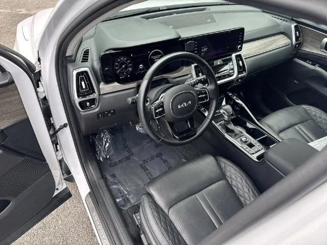 Used 2023 White Kia X-Line SX Prestige image 19