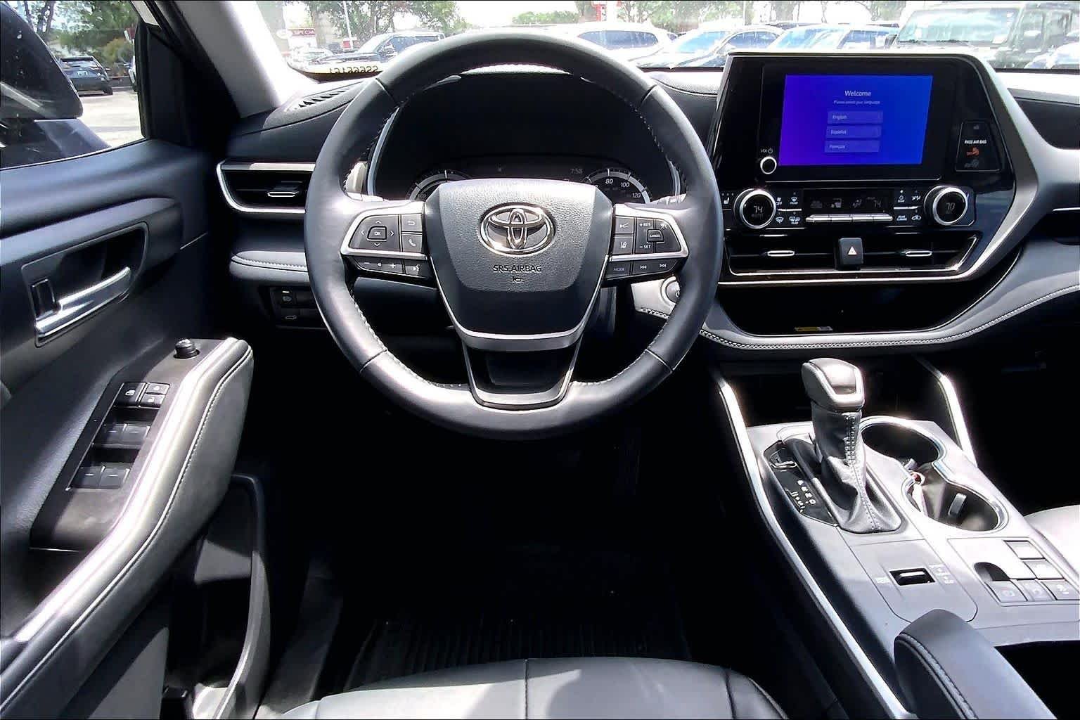 2025 Toyota Highlander XLE - Photo 6