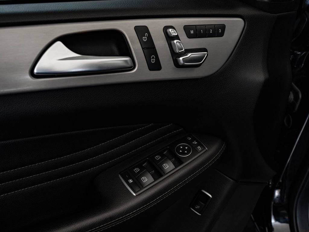Used 2019 Black Mercedes-Benz GLE 43 AMG® image 26