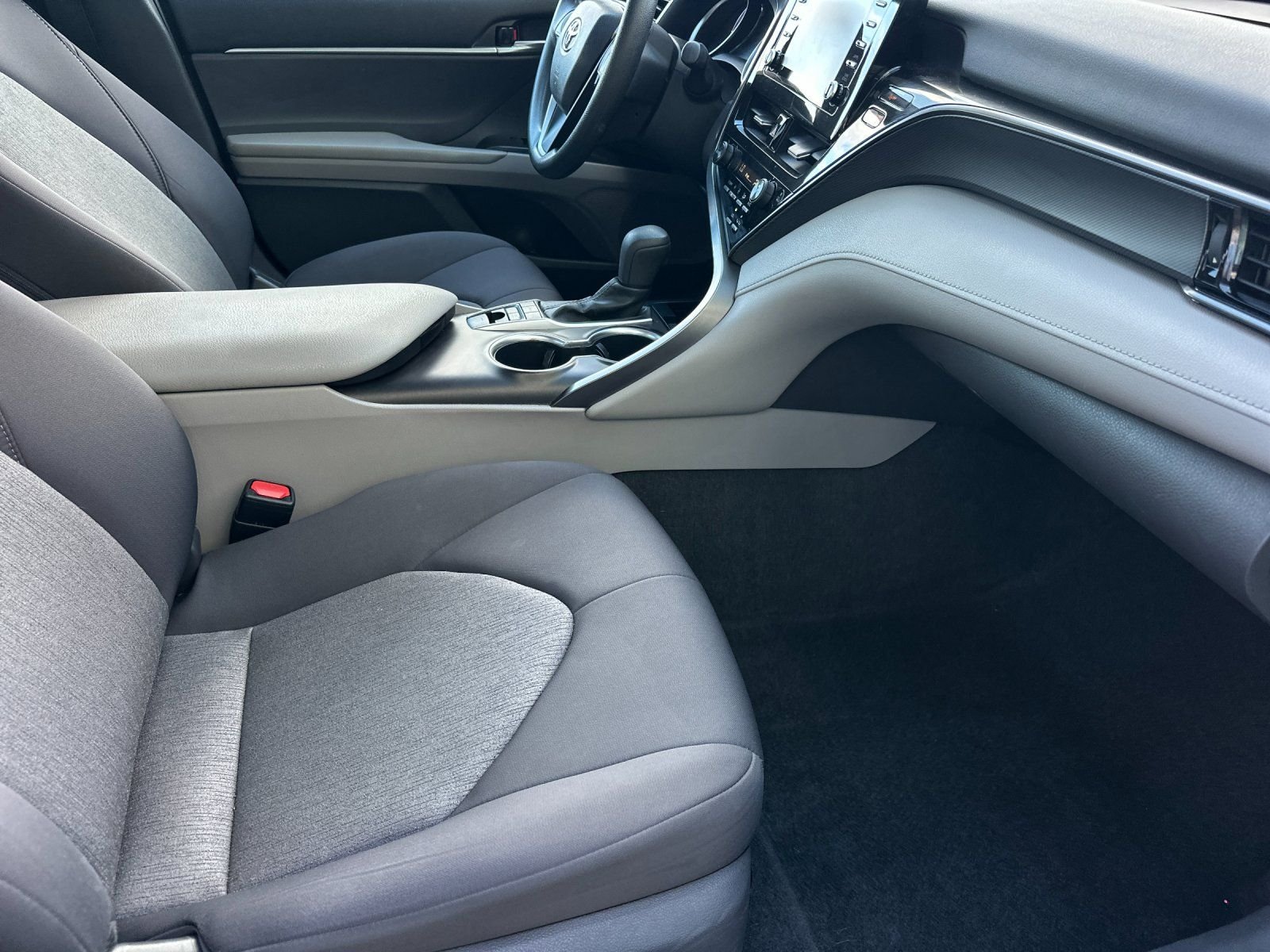 Used 2021 Aqua Toyota LE image 14