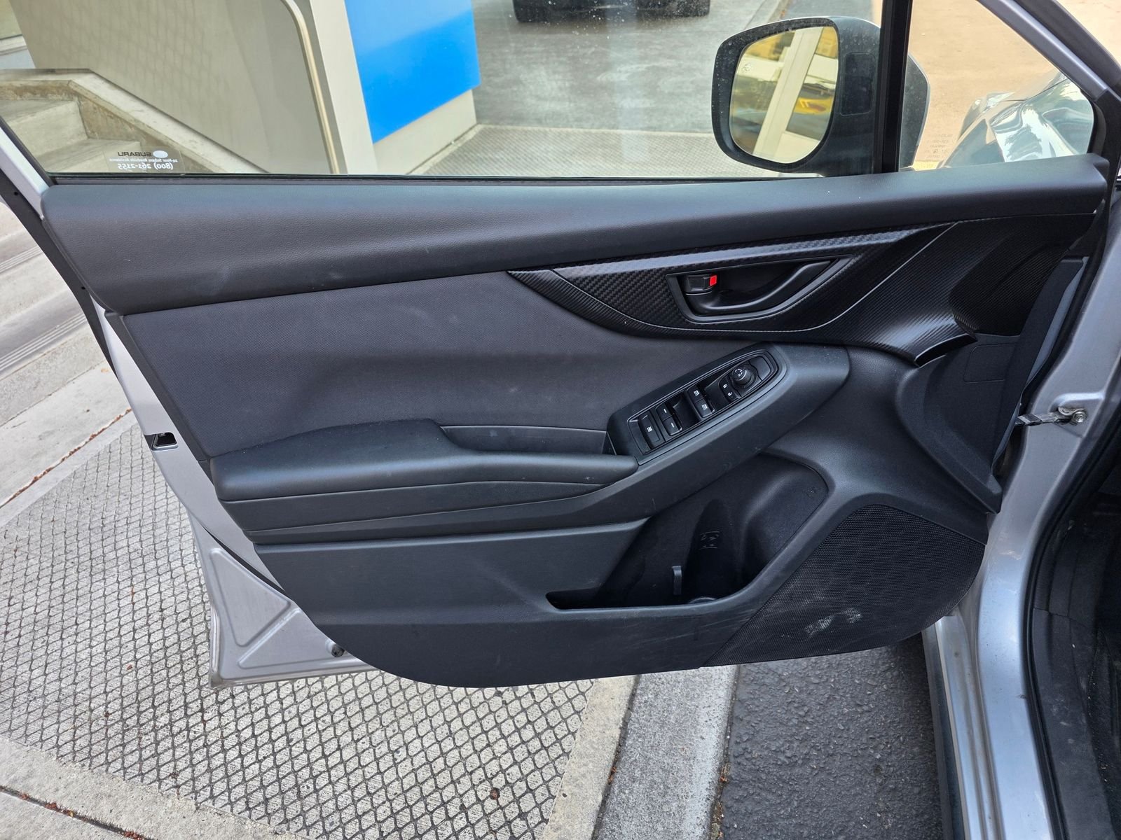 Used 2018 Ice Silver Metallic Subaru 2.0i Premium image 11