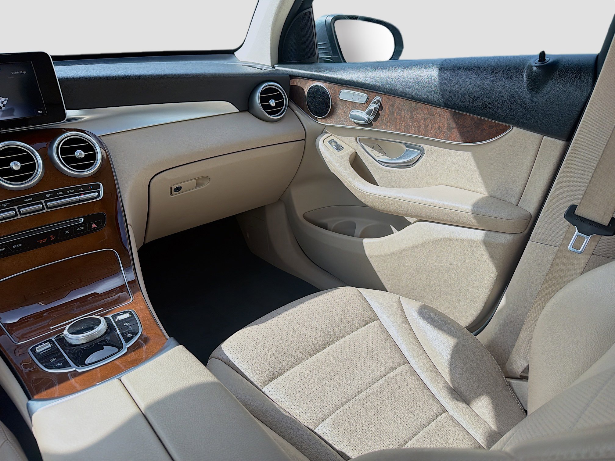 Used 2019 Selenite Gray Metallic Mercedes-Benz GLC 300 image 19