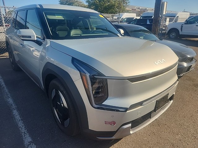 2024 Kia EV9 Light Long Range