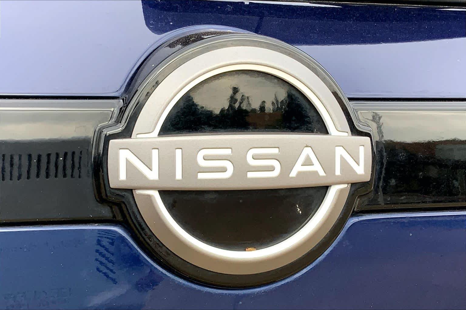 Used 2025 Deep Ocean Blue Pearl Nissan SV image 31