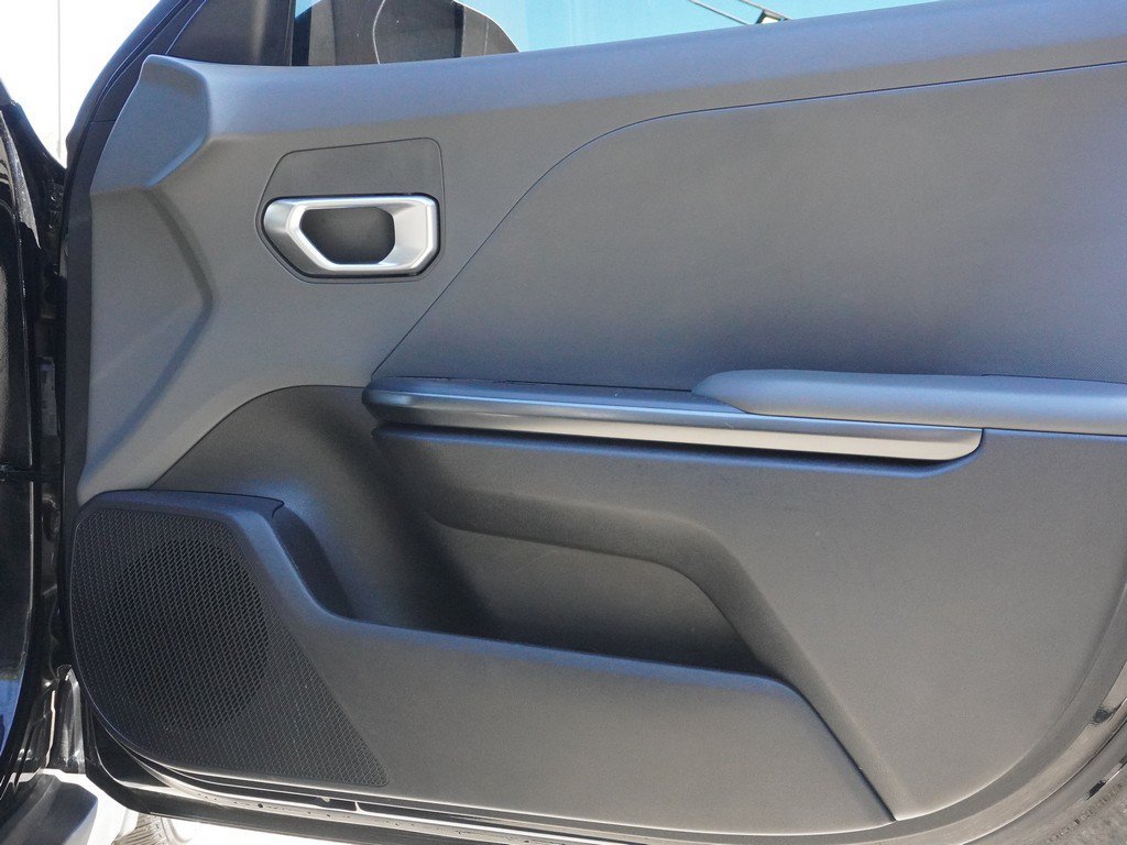 Used 2025 Black Kia LXS image 18