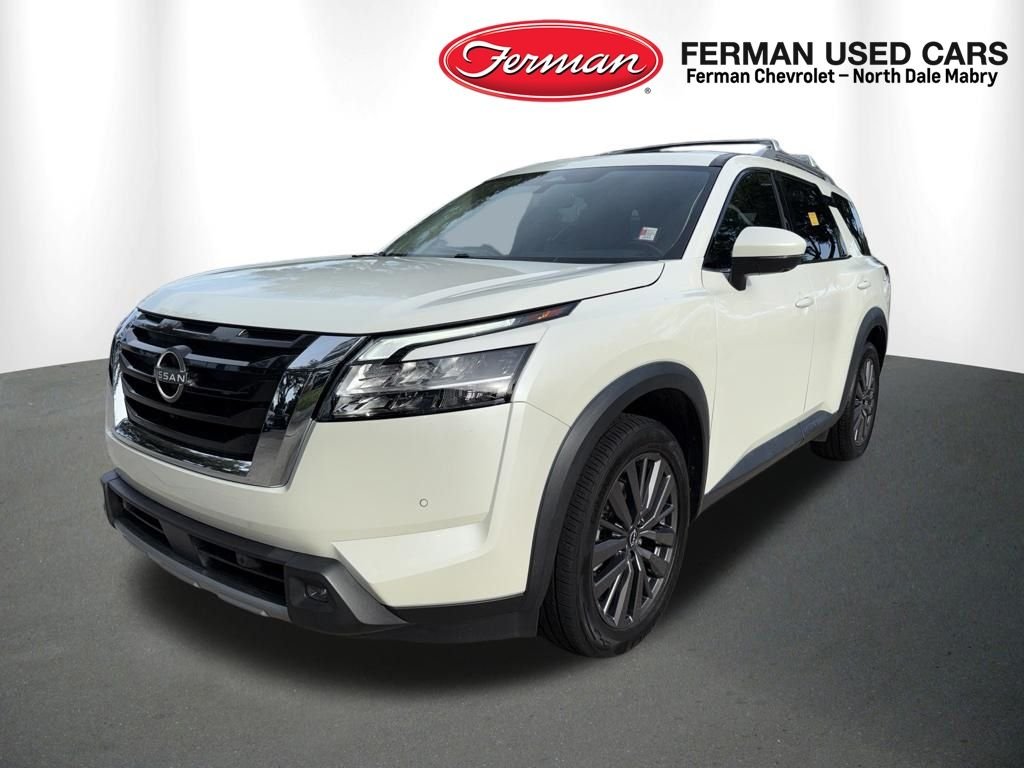 Used 2023 White Nissan SL image 10