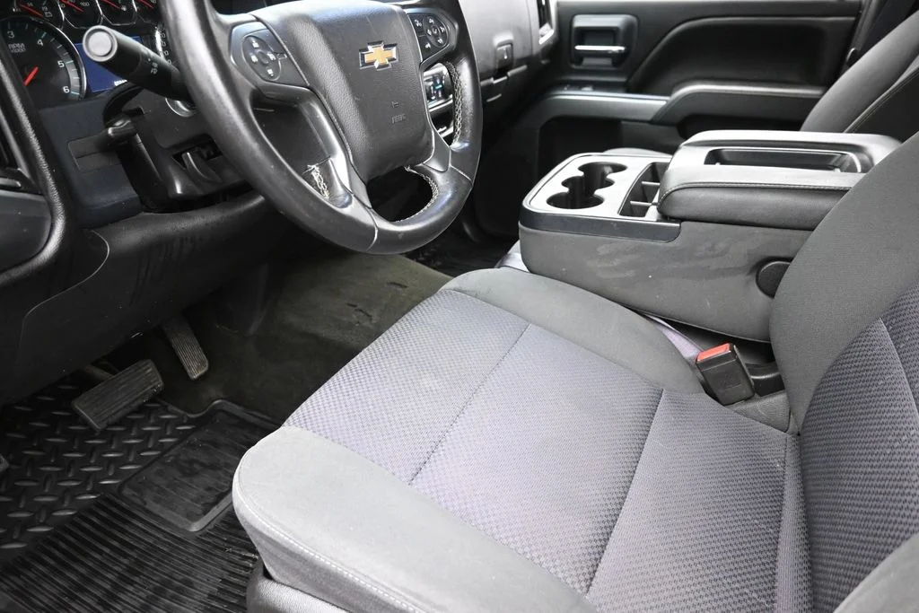 Used 2016 Red Chevrolet LT image 16