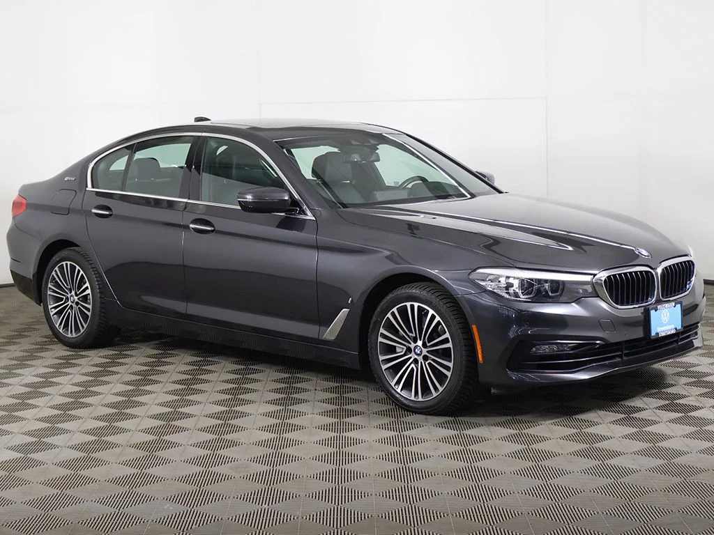 Used 2018 Dark Graphite BMW 530e xDrive iPerformance image 2