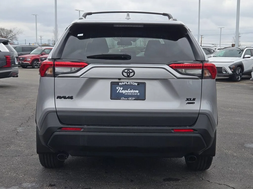 Used 2023 Silver Toyota XLE image 14