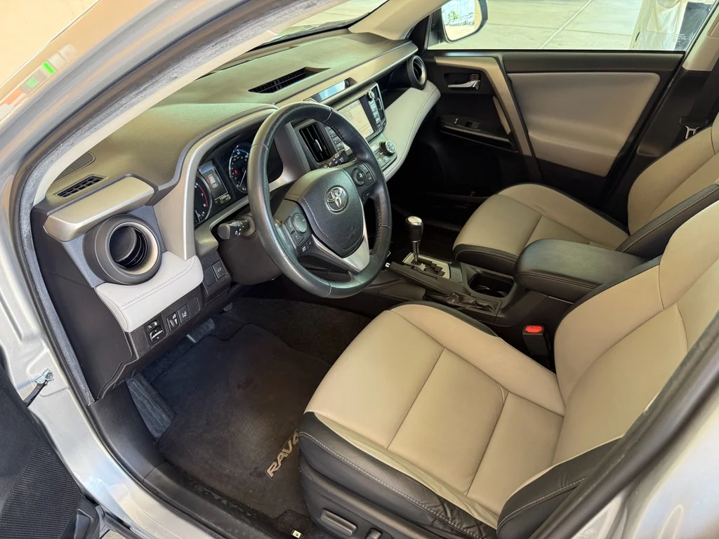 Used 2018 Silver Sky Metallic Toyota Limited image 11