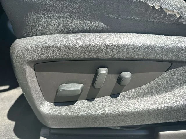 Used 2018 White Chevrolet Premier image 16