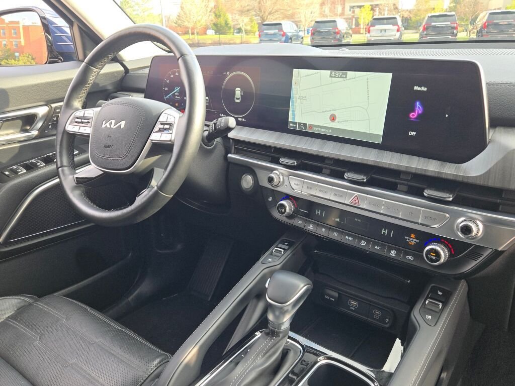 Used 2023 Black Kia SX X-Line image 9