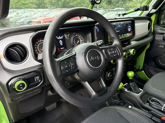 Used 2025  Jeep Nighthawk image 2