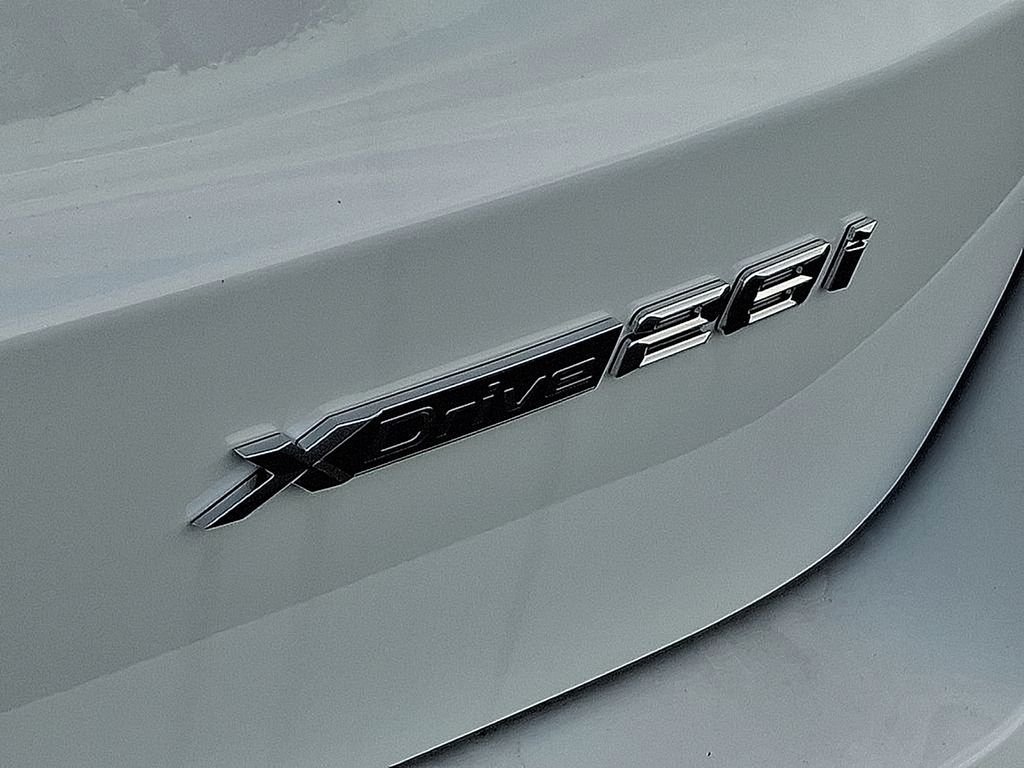 Used 2026 Alpine White BMW xDrive28i image 6