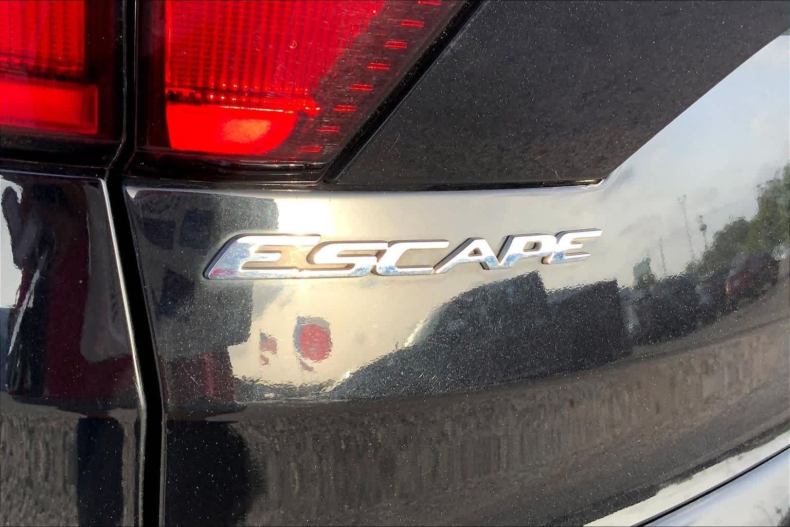 Used 2019 Agate Black Metallic Ford S image 26