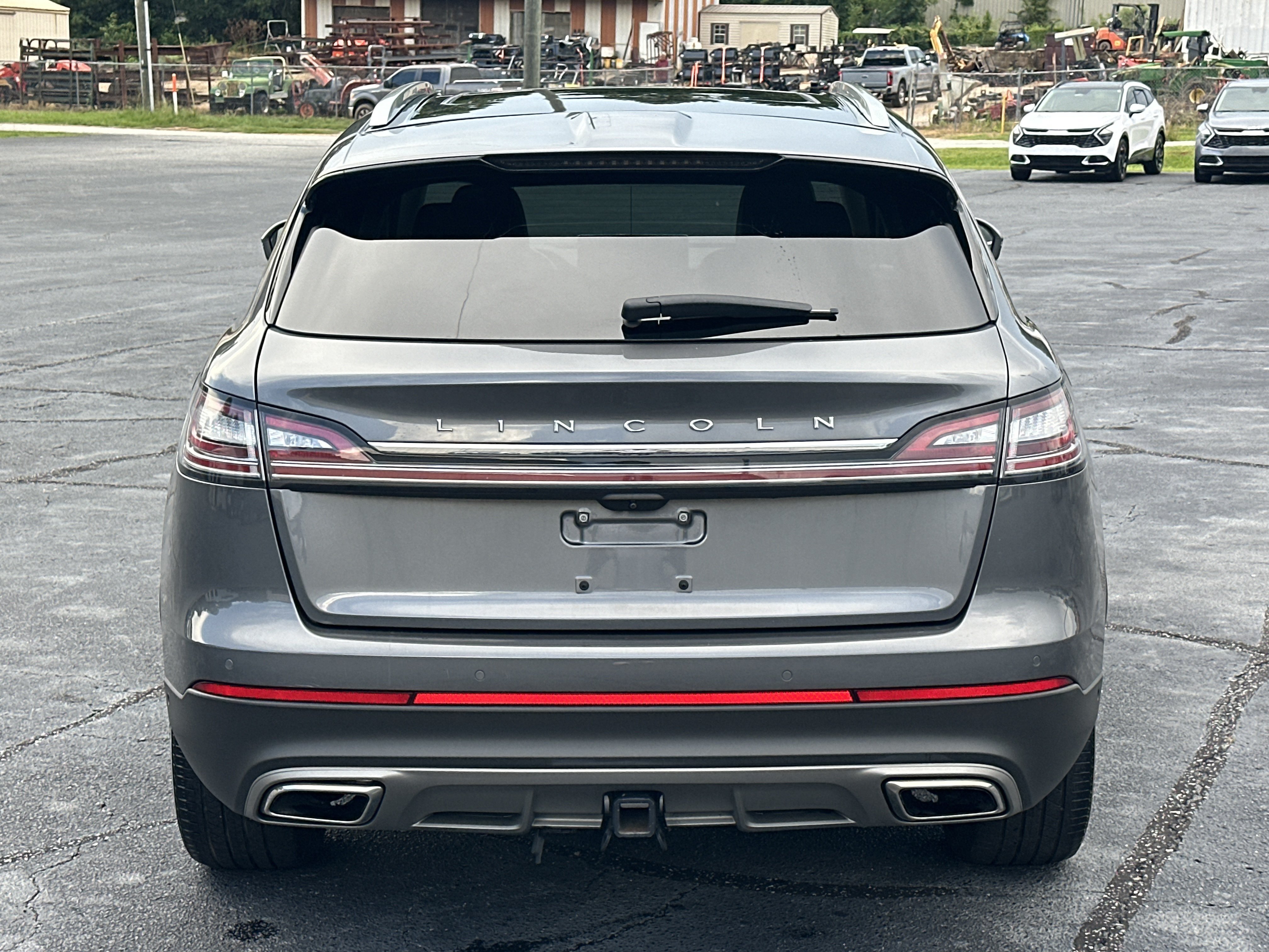 Used 2022 Gray Lincoln Reserve image 7