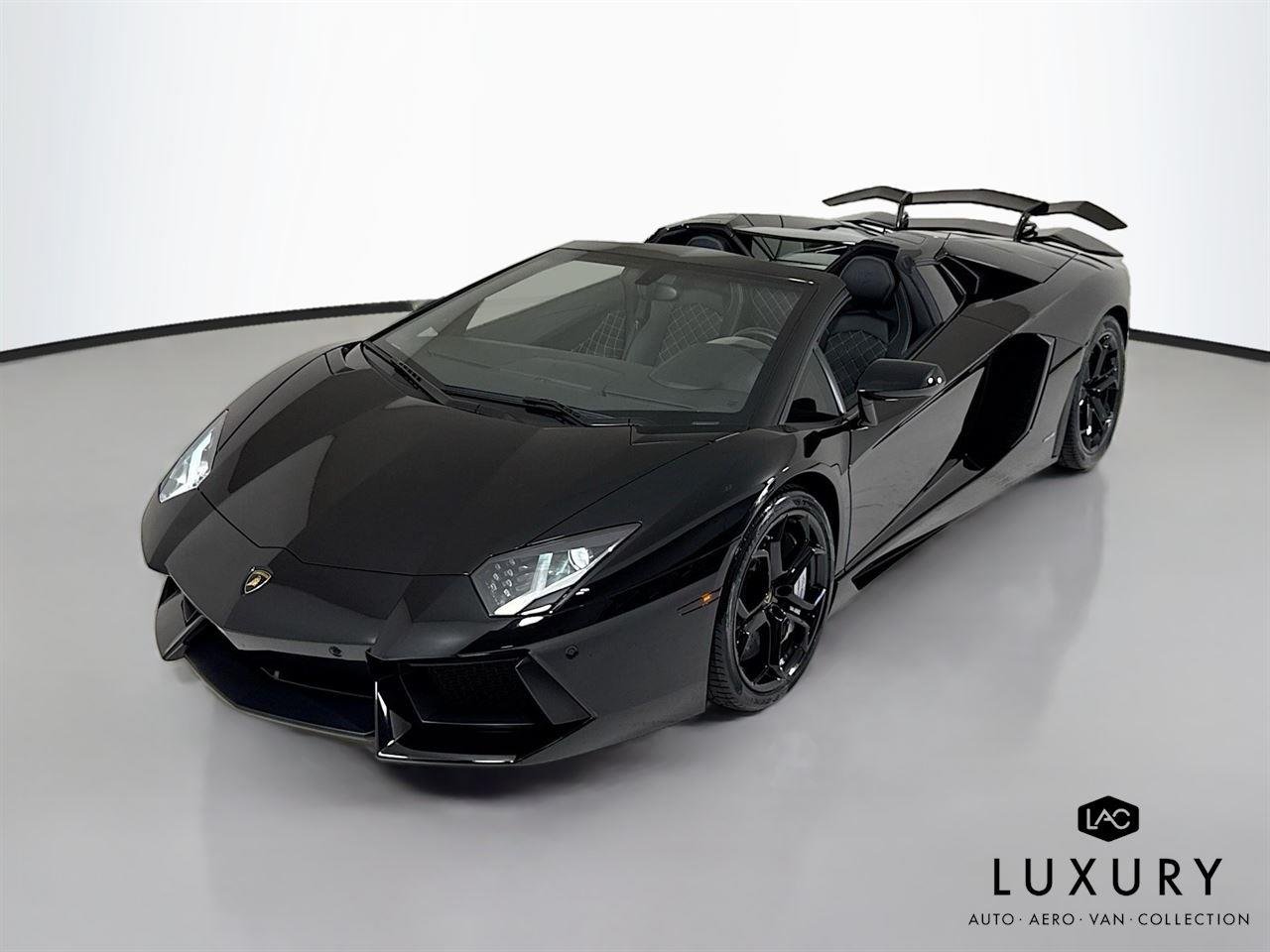 Used 2016 Nero Aldebaran Lamborghini LP 700-4 | Vorsteiner Carbon Wing | Carbon Interior image 4