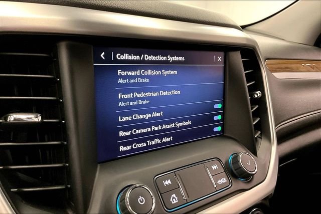 Used 2023 Light Stone Metallic GMC SLE image 39