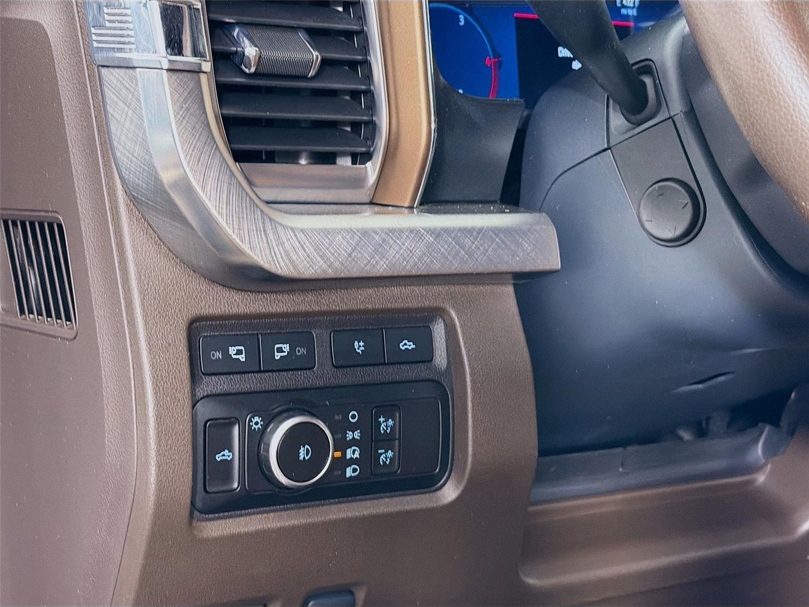 Used 2024 Oxford White Ford King Ranch image 10