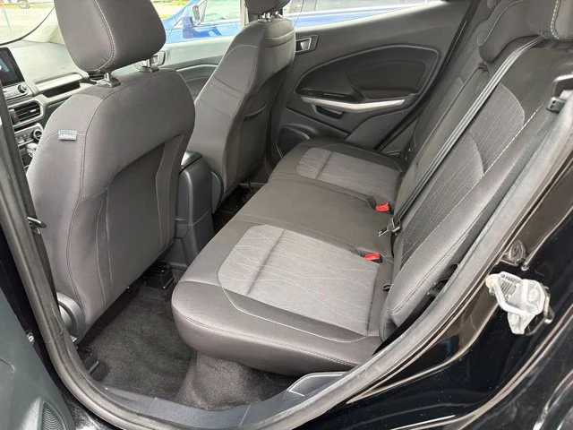 Used 2021 Black Ford SE image 9