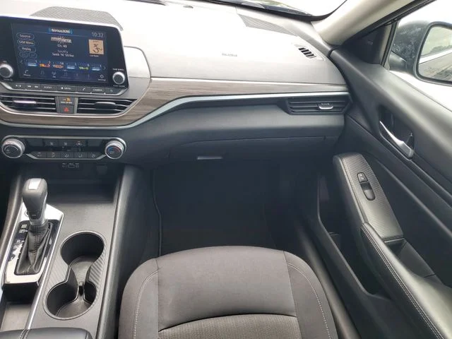 2025 Nissan Altima SV - Photo 27