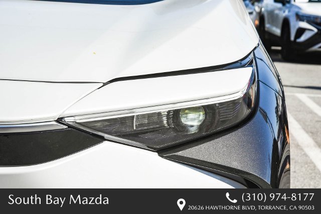 Used 2023 Beige Toyota XLE image 4