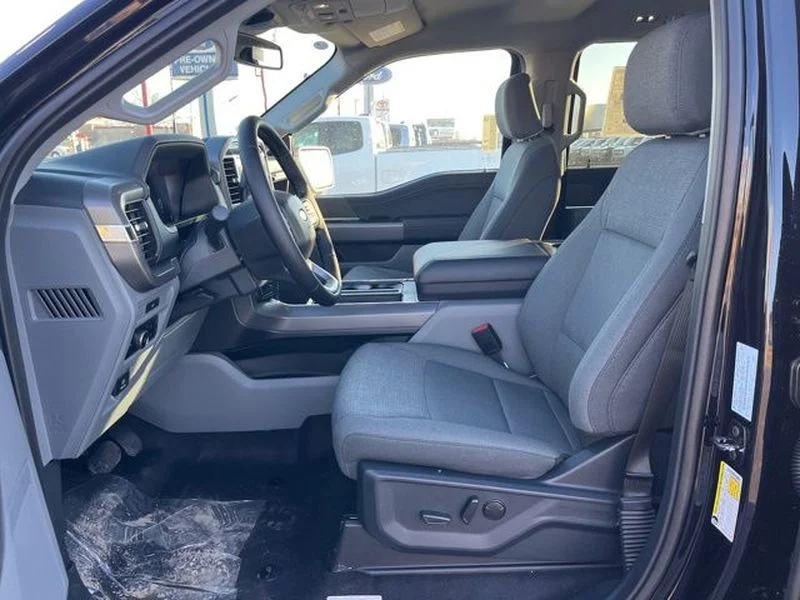 New 2026 Agate Black Metallic Ford XLT image 9