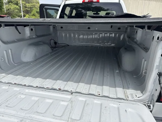 Used 2018 White Chevrolet LT image 12