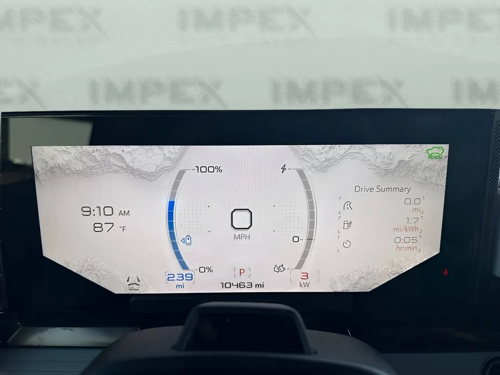 Used 2025 Interstellar White GMC 2X image 28
