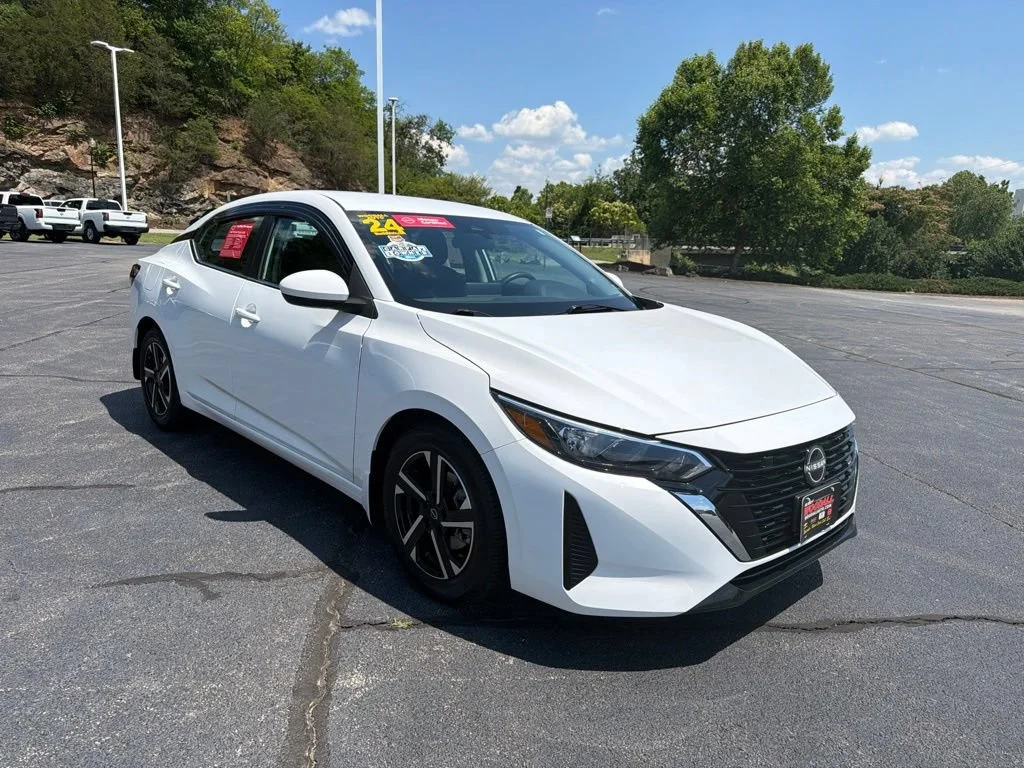 Used 2024 White Nissan SV image 8