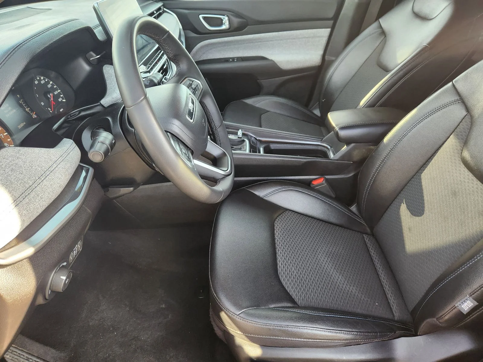 Used 2024 Black Jeep Latitude image 12