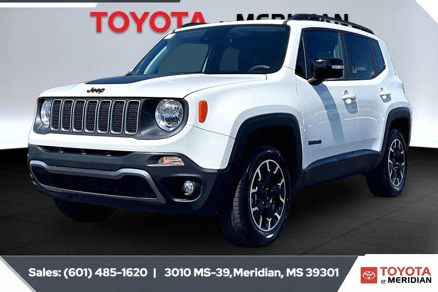 Used 2023 Alpine White Clearcoat Jeep Upland image 10
