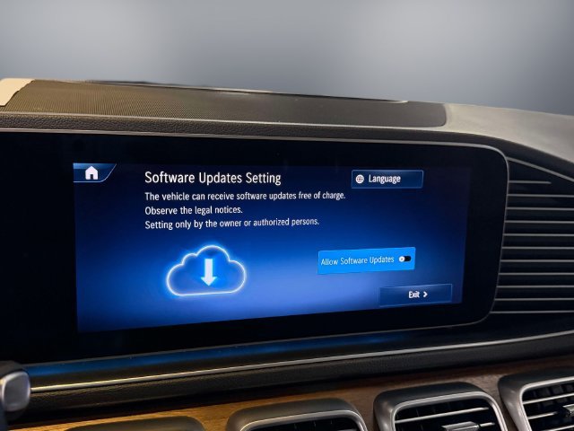 Certified Used 2025 White Mercedes-Benz GLE 350 image 36