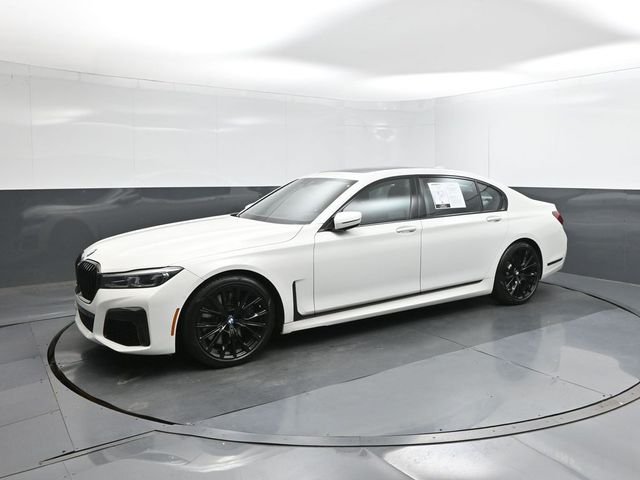 Used 2022 White BMW 740i image 30