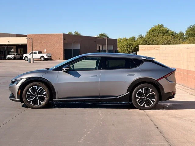 Certified Used 2023 Gray Kia Wind image 10