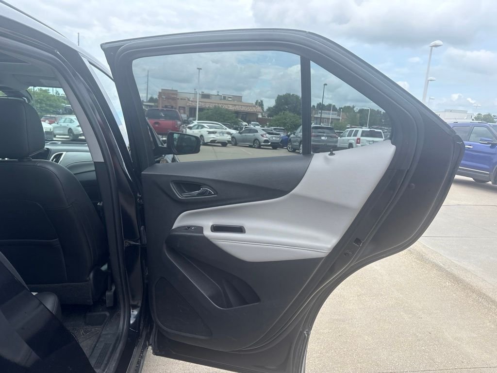Used 2020 Midnight Blue Metallic Chevrolet Premier image 31