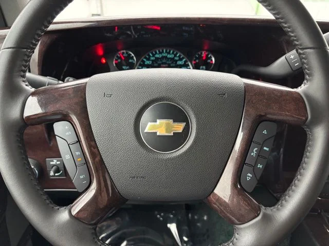Used 2019 Silver Ice Metallic Chevrolet Explorer Limited SE image 28