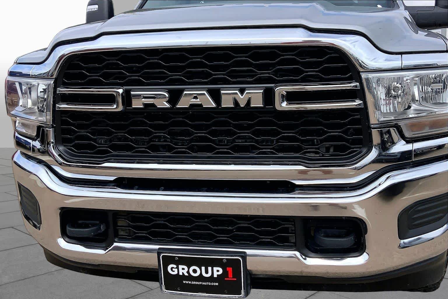 Used 2023 Billet Silver Metallic Clearcoat Ram Tradesman image 30