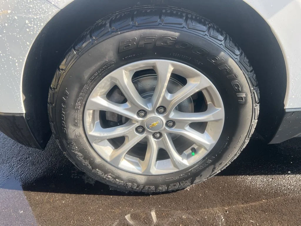 Used 2019 White Chevrolet LT image 9