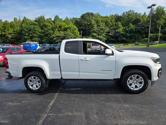 Used 2022 White Chevrolet LT image 9