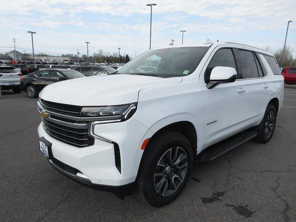 Used 2023 Summit White Chevrolet LT image 10