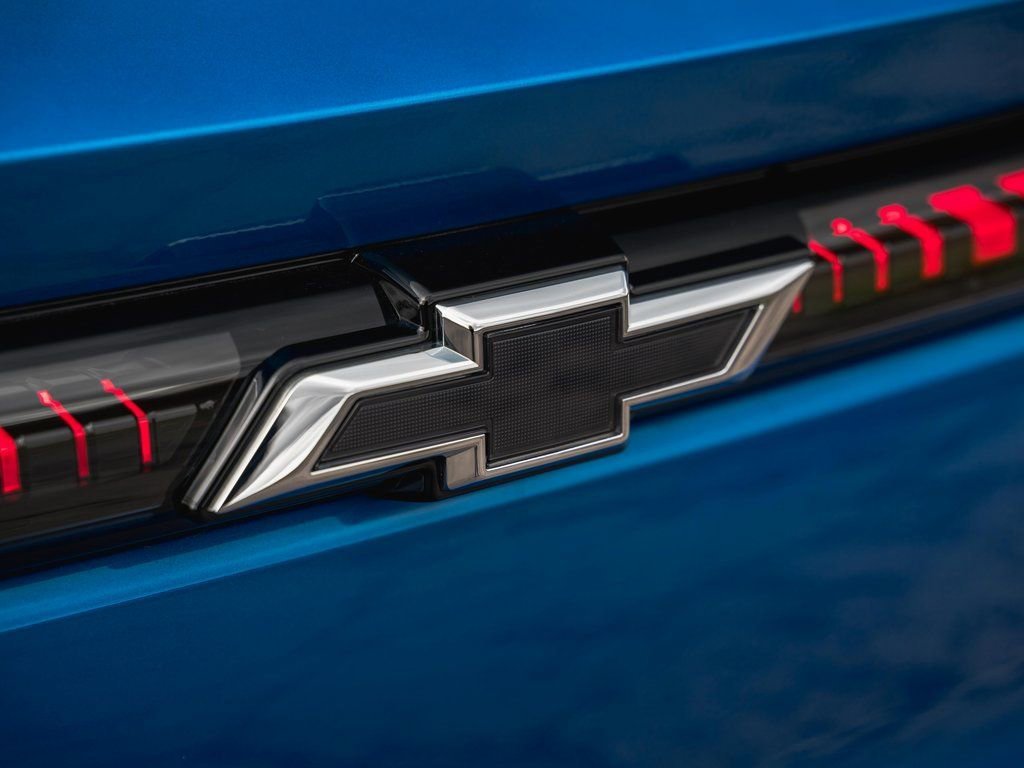 2025 Chevrolet Equinox EV RS - Photo 17