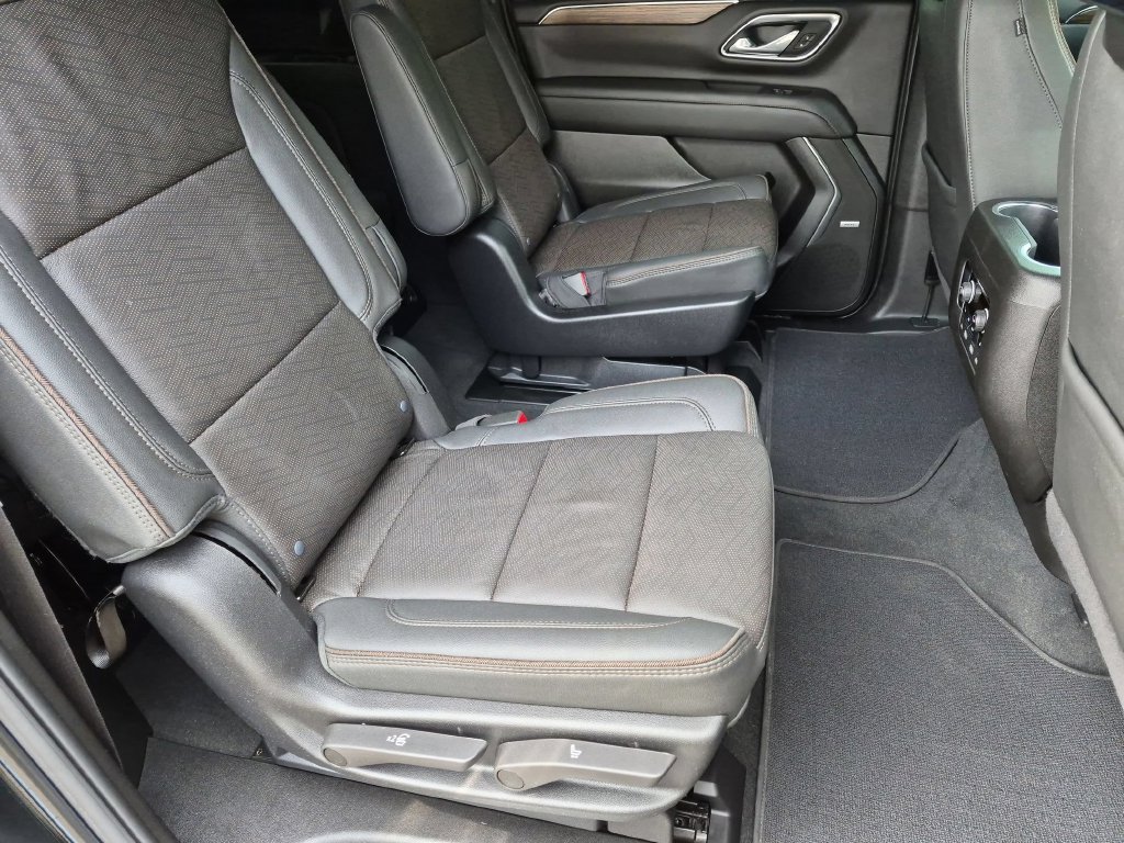 Used 2024 Black Chevrolet High Country image 23