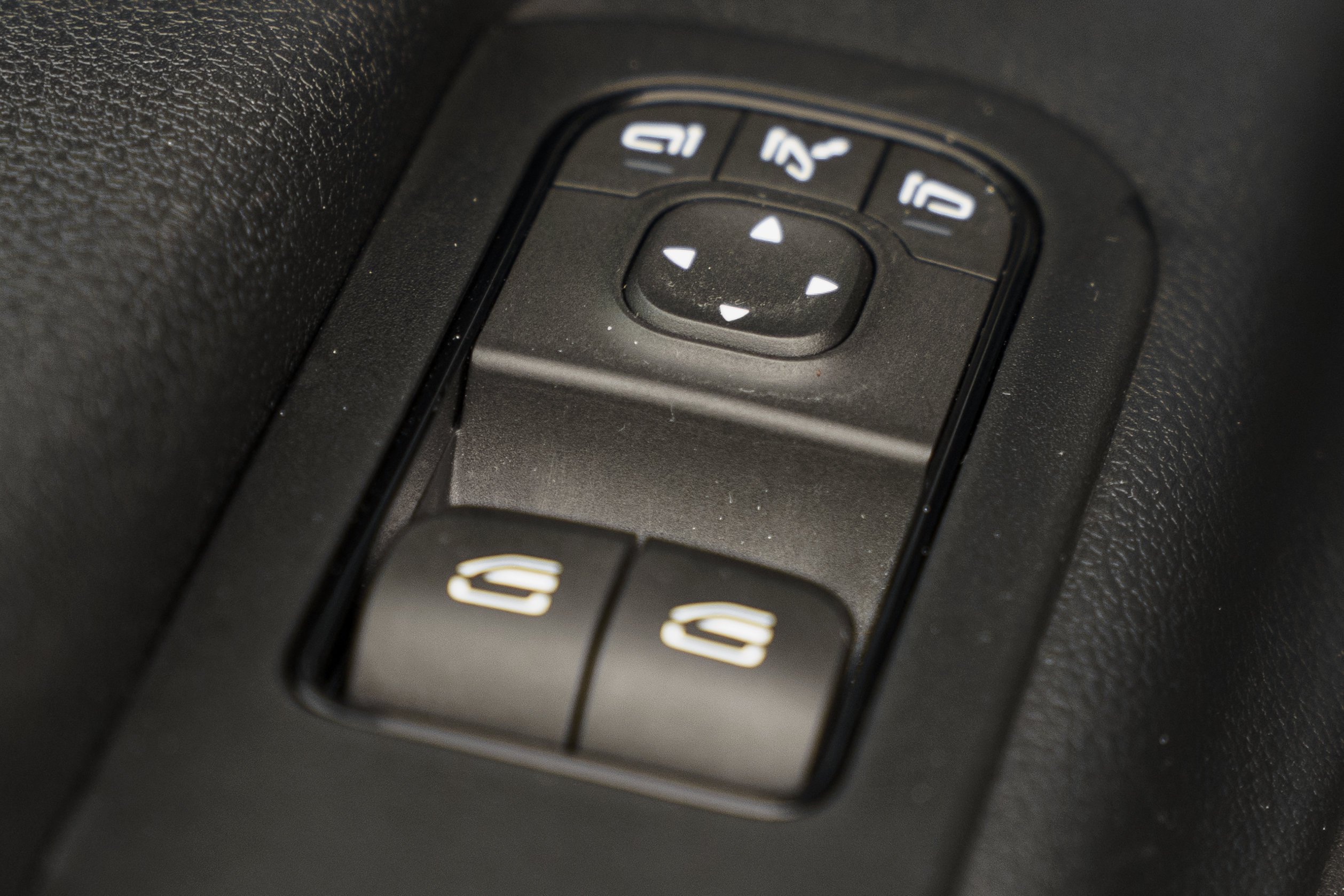 Used 2020 Arctic White Mercedes-Benz  image 20