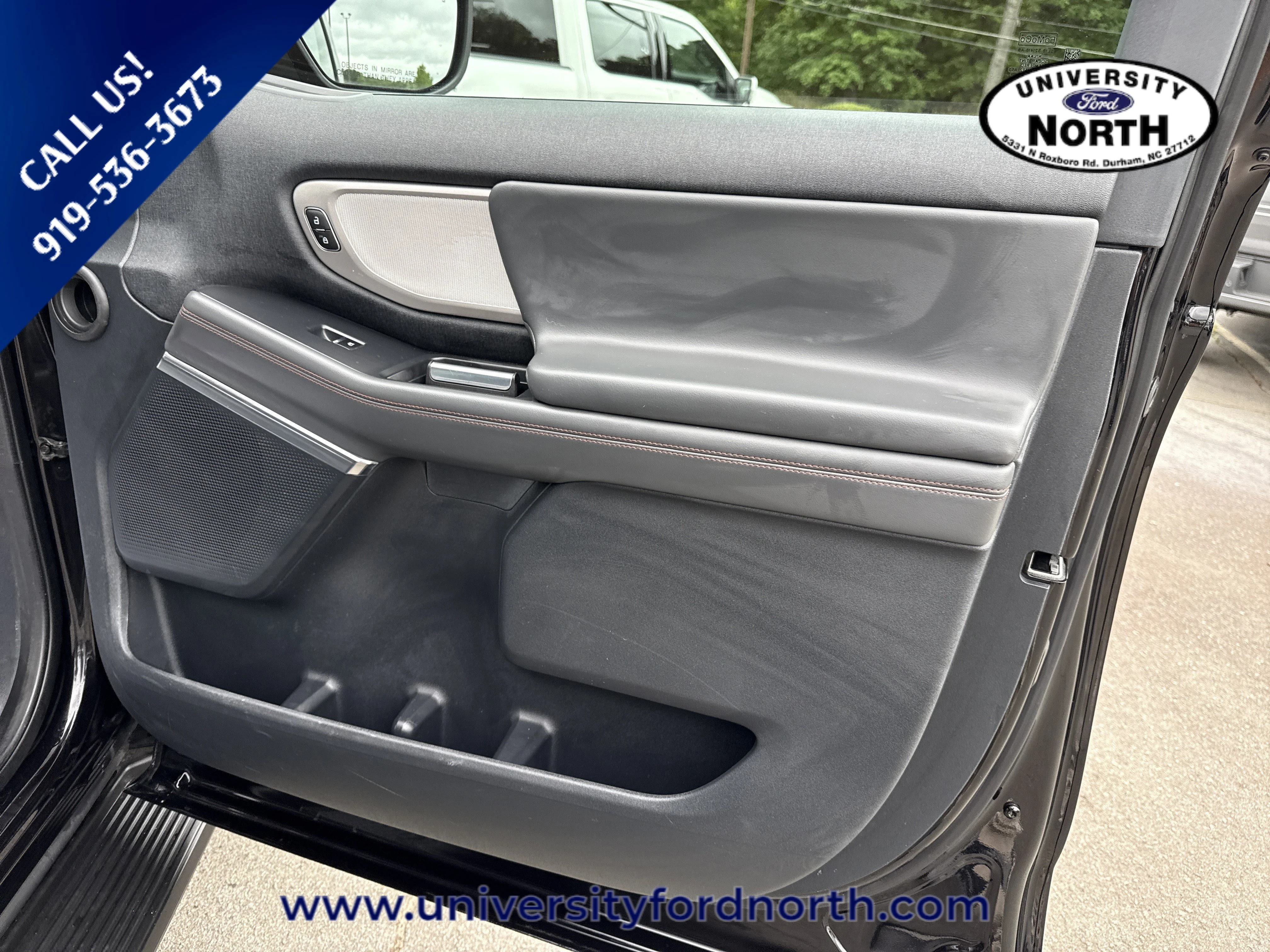 Used 2025 Agate Black Metallic Ford Active image 34