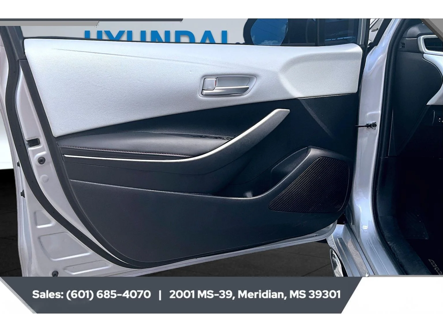 Used 2025 Classic Silver Metallic Toyota SE image 17