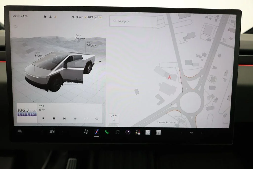 Used 2025 Stainless Steel Tesla AWD image 20