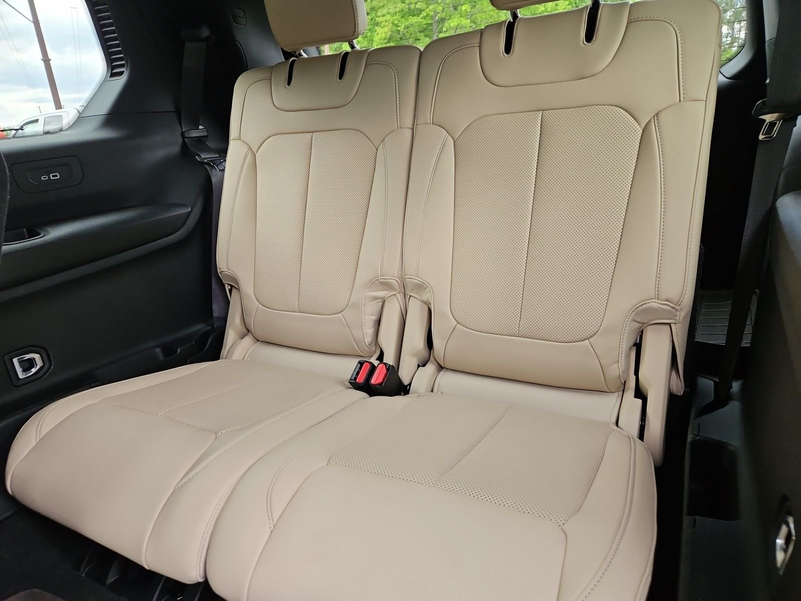 Used 2023 Black Jeep Limited image 20