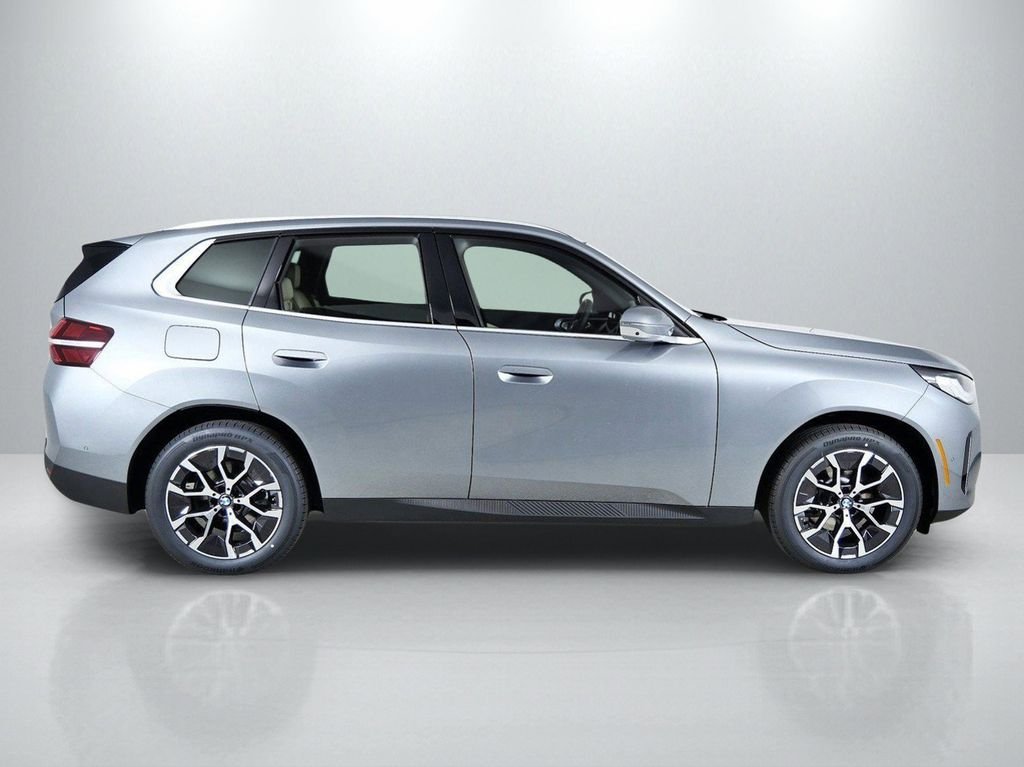 Used 2026 Skyscraper Grey Metallic BMW 30 xDrive image 9