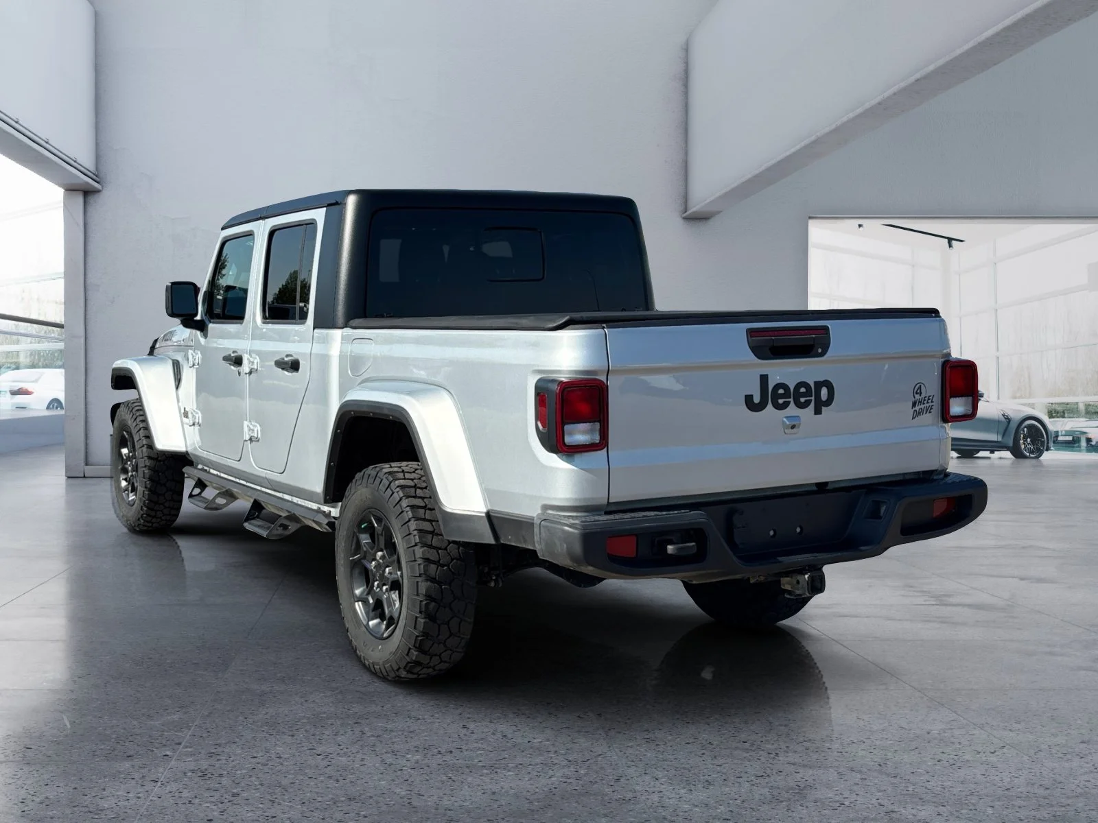 Used 2023 Silver Jeep Willys image 3